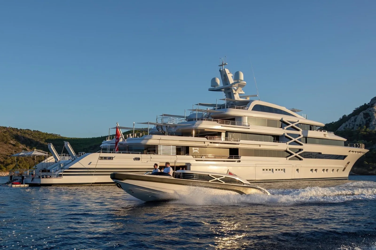 PROJECT X - photo 2 location yacht Saint-Tropez