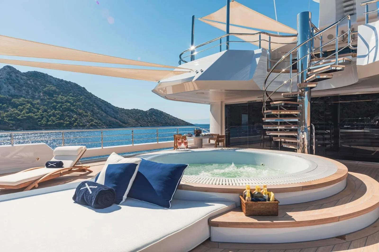 PROJECT X - photo 8 location yacht Saint-Tropez