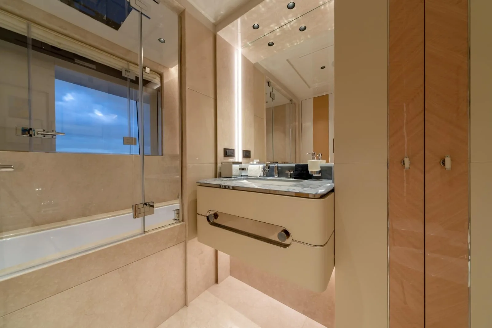 PROJECT X - photo 50 location yacht Saint-Tropez