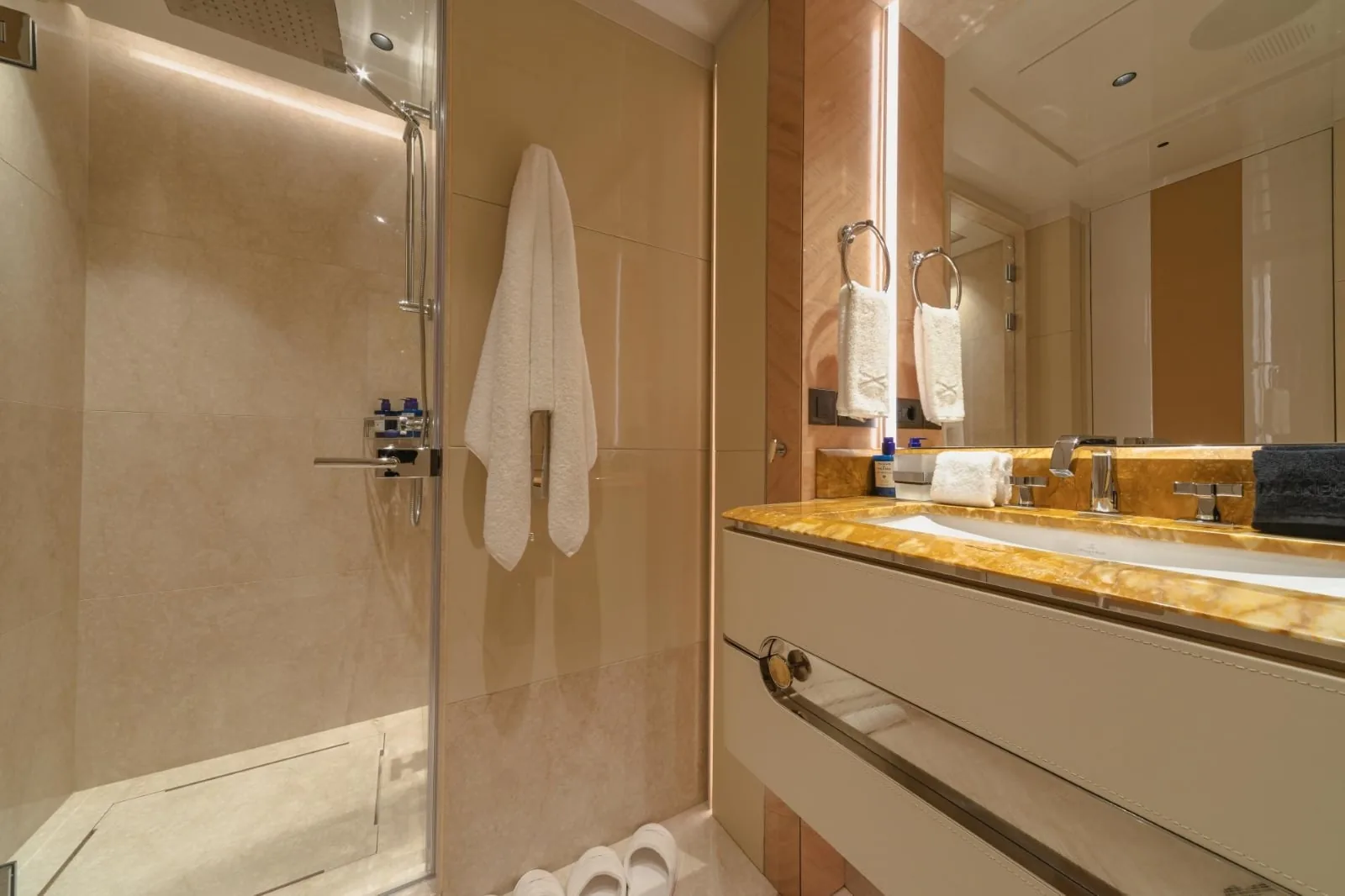PROJECT X - photo 54 location yacht Saint-Tropez