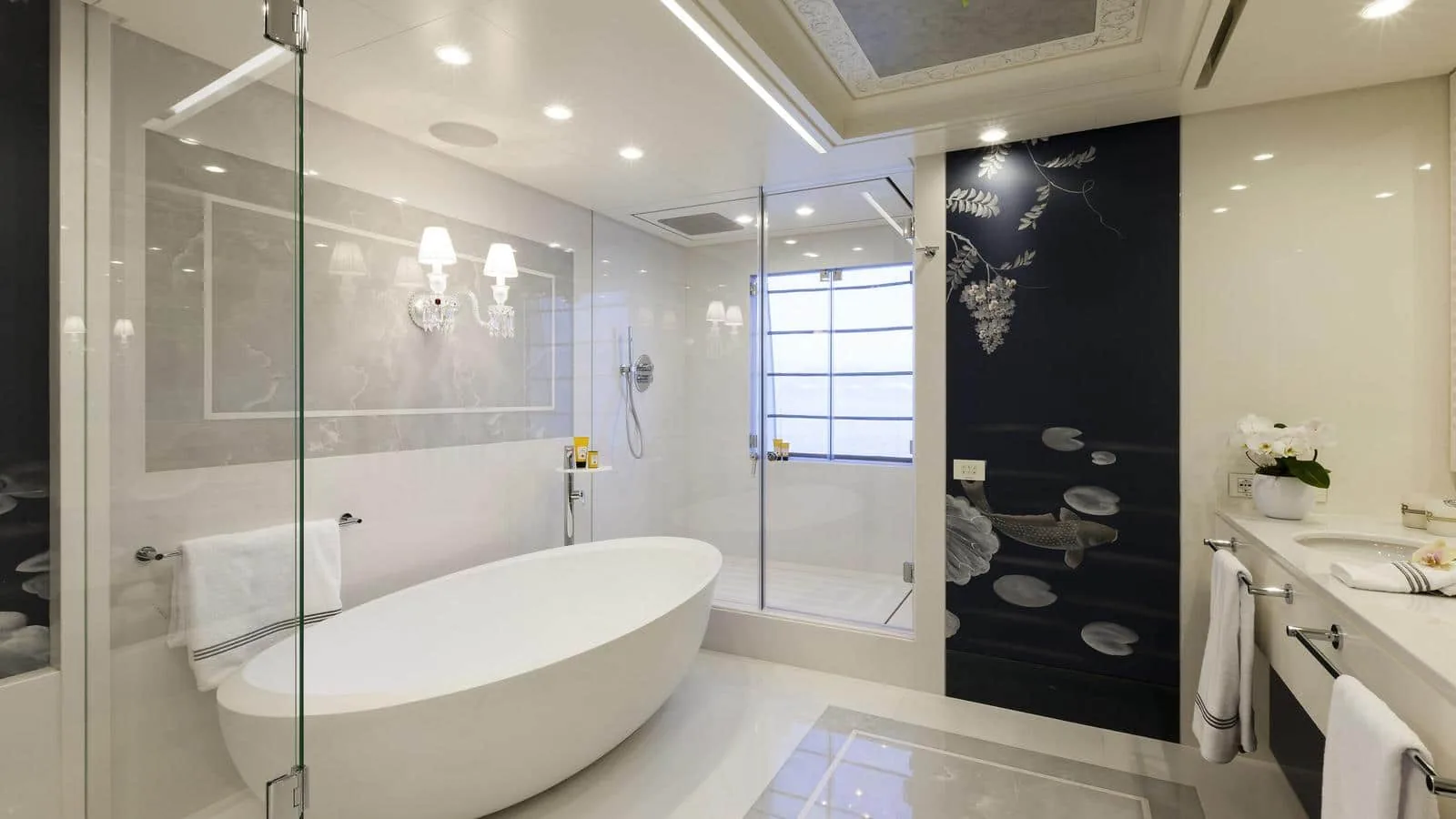 QUINTA ESSENTIA - photo 18 location yacht Saint-Tropez
