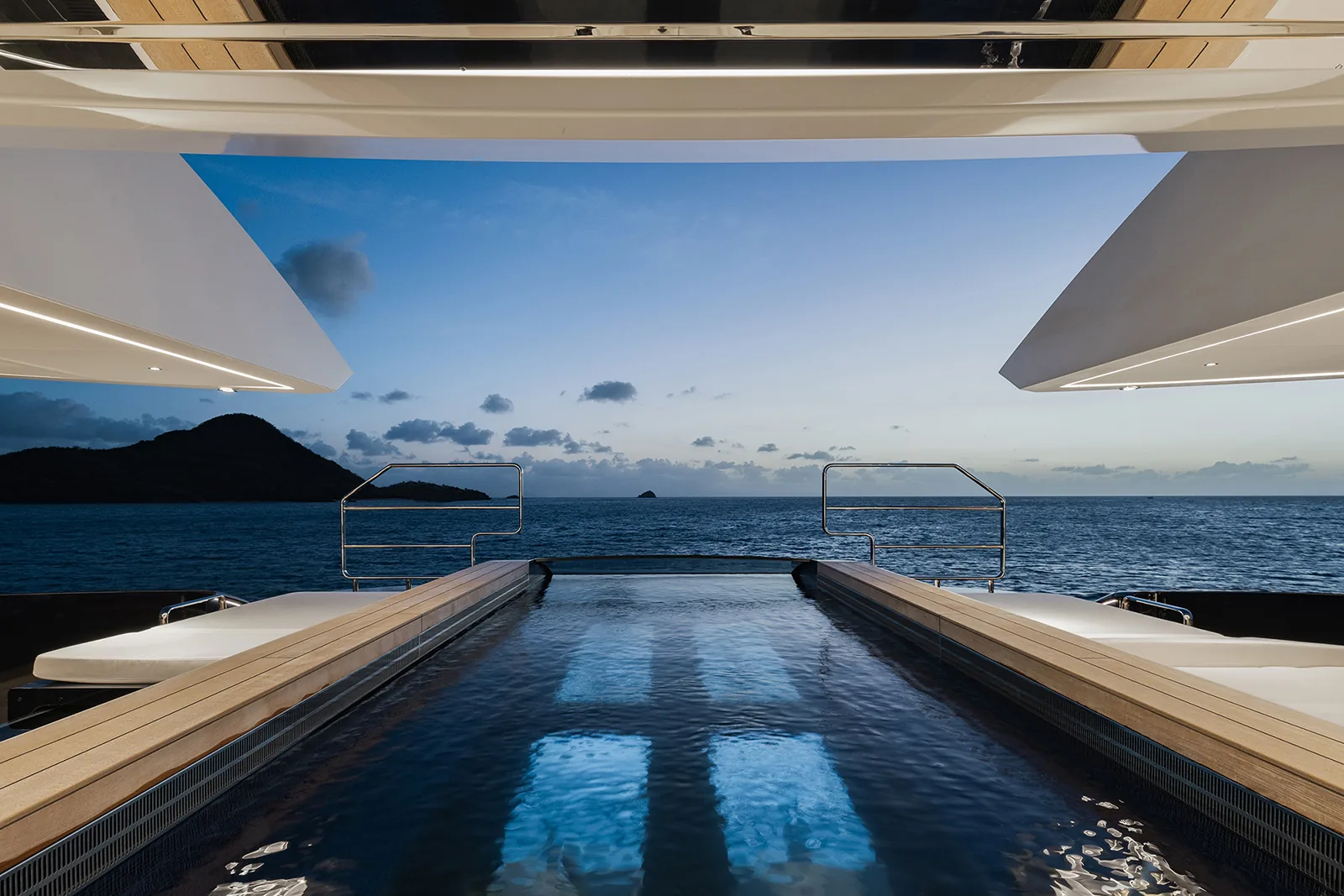 RESILIENCE - photo 11 location yacht Saint-Tropez