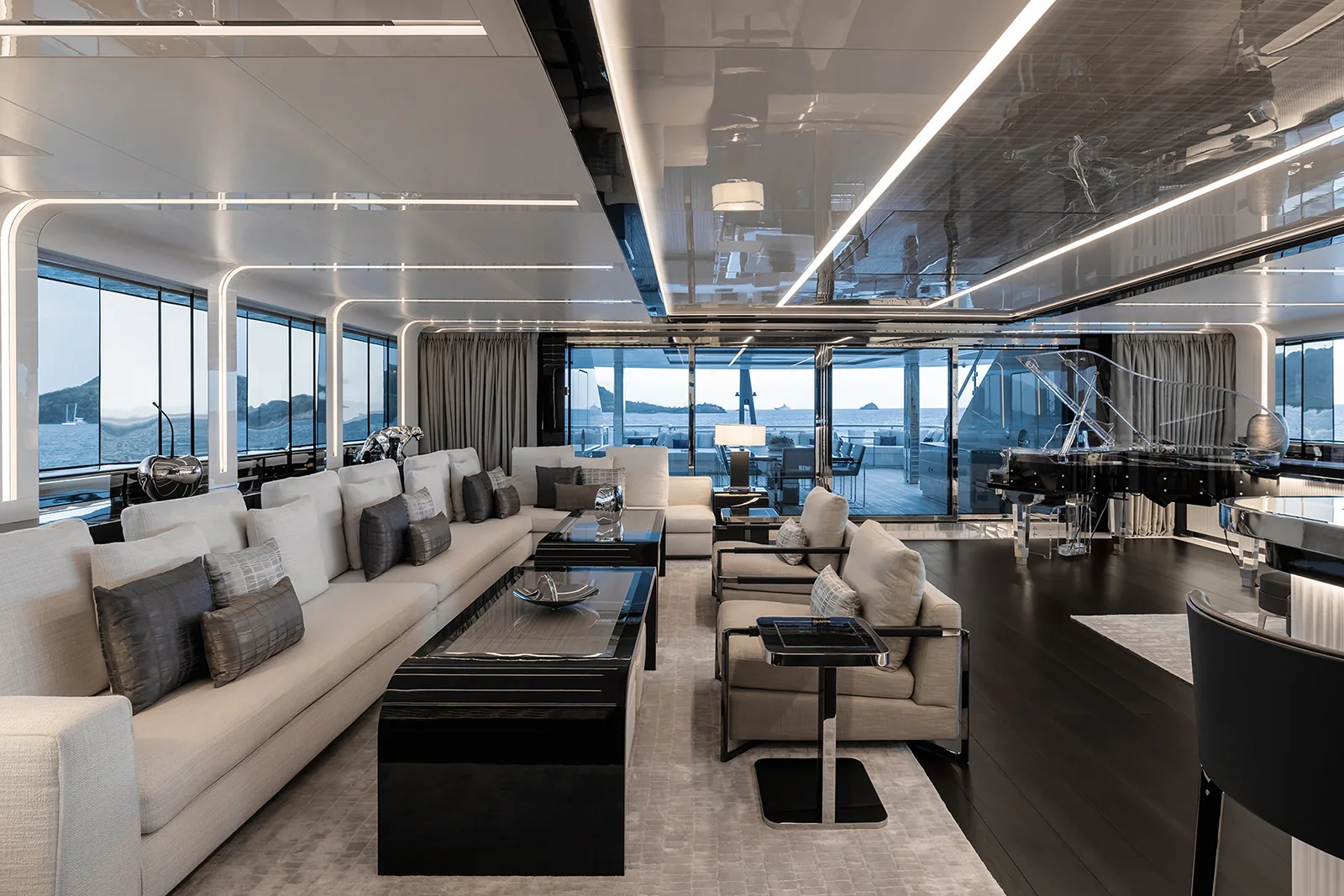 RESILIENCE - photo 20 location yacht Saint-Tropez