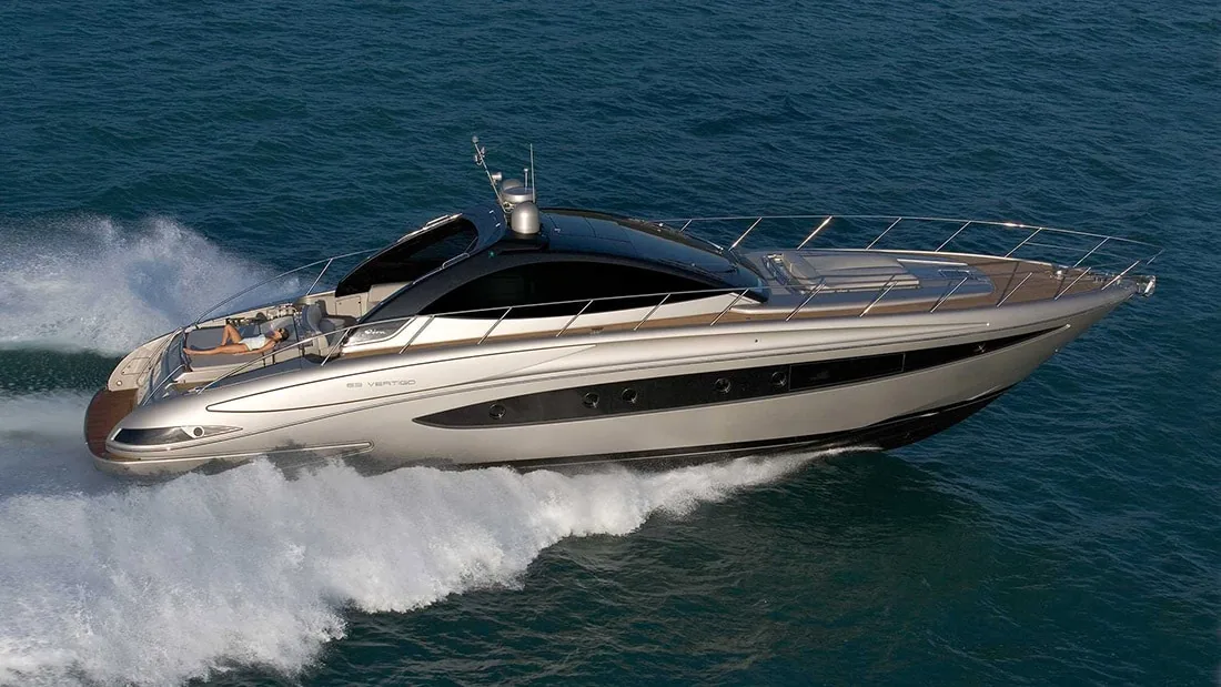 RIVA VERTIGO 63 - photo 2 location yacht Saint-Tropez