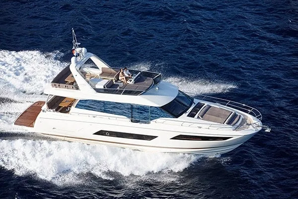 ROMY ONE - location yacht Saint-Tropez