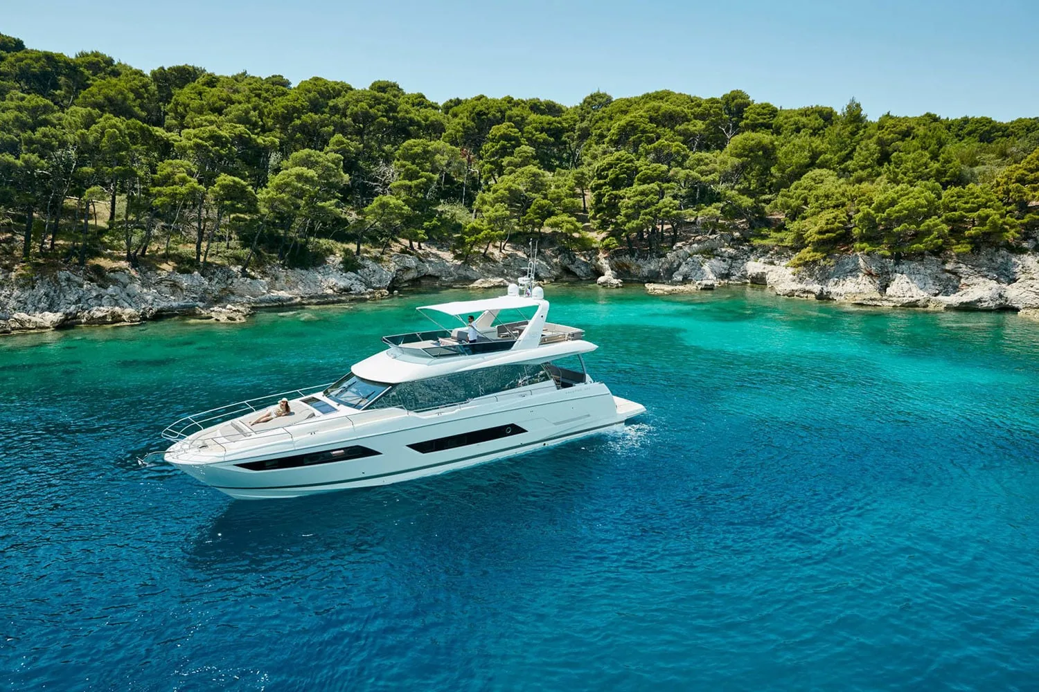 ROMY ONE - photo 2 location yacht Saint-Tropez