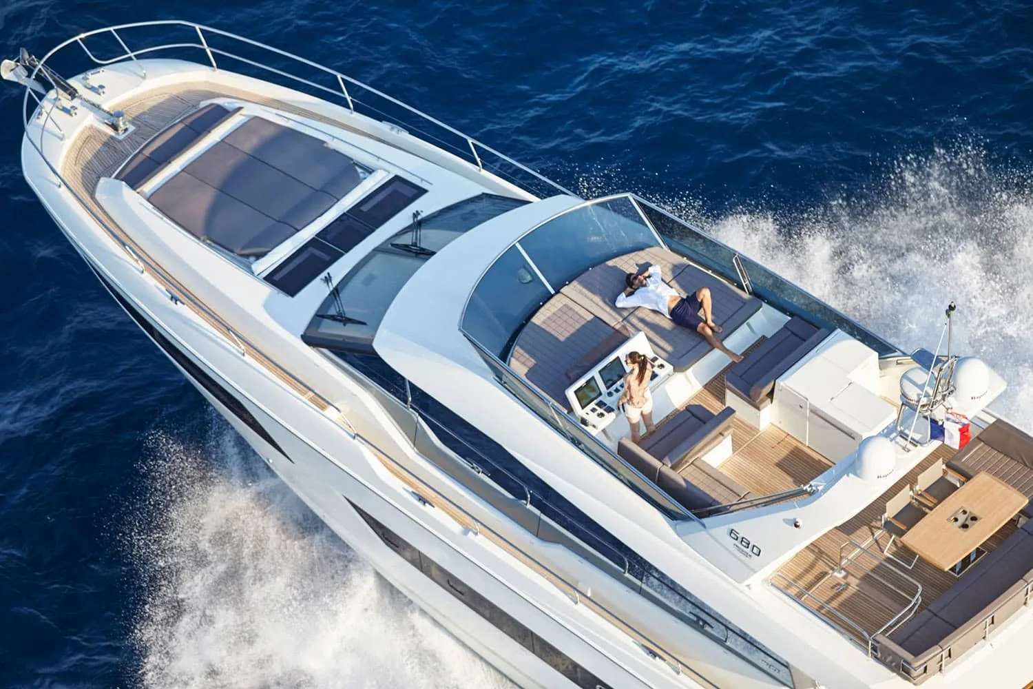 ROMY ONE - photo 8 location yacht Saint-Tropez