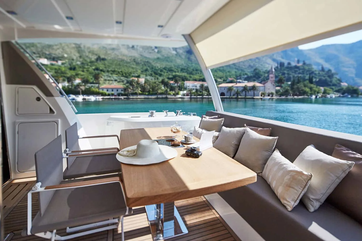 ROMY ONE - photo 10 location yacht Saint-Tropez
