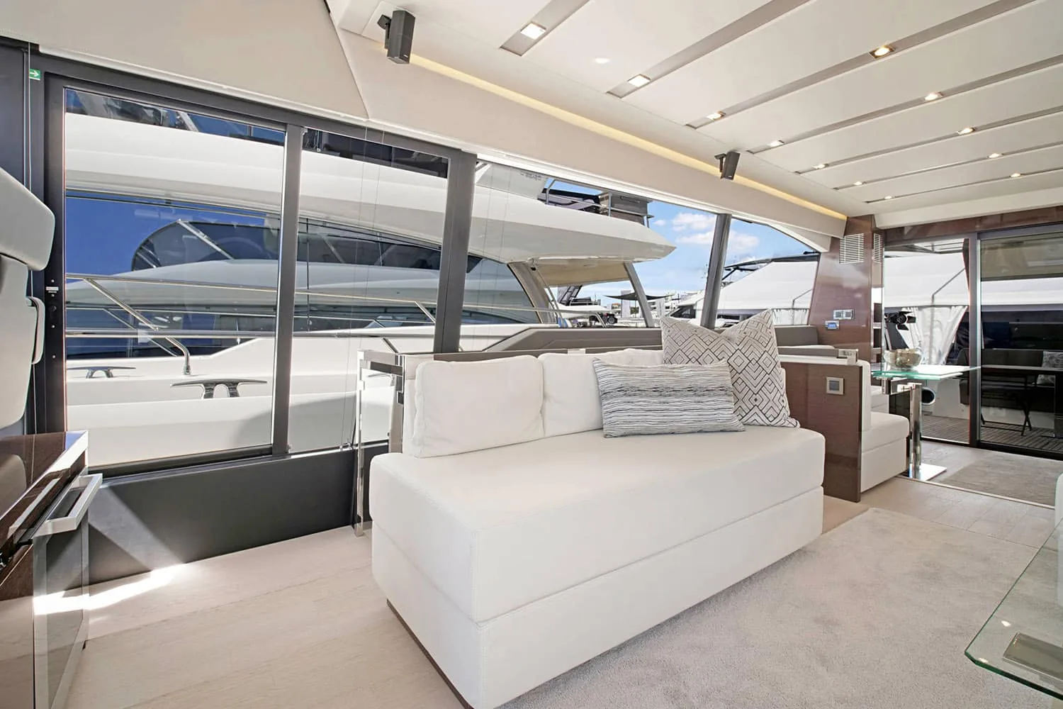 ROMY ONE - photo 19 location yacht Saint-Tropez