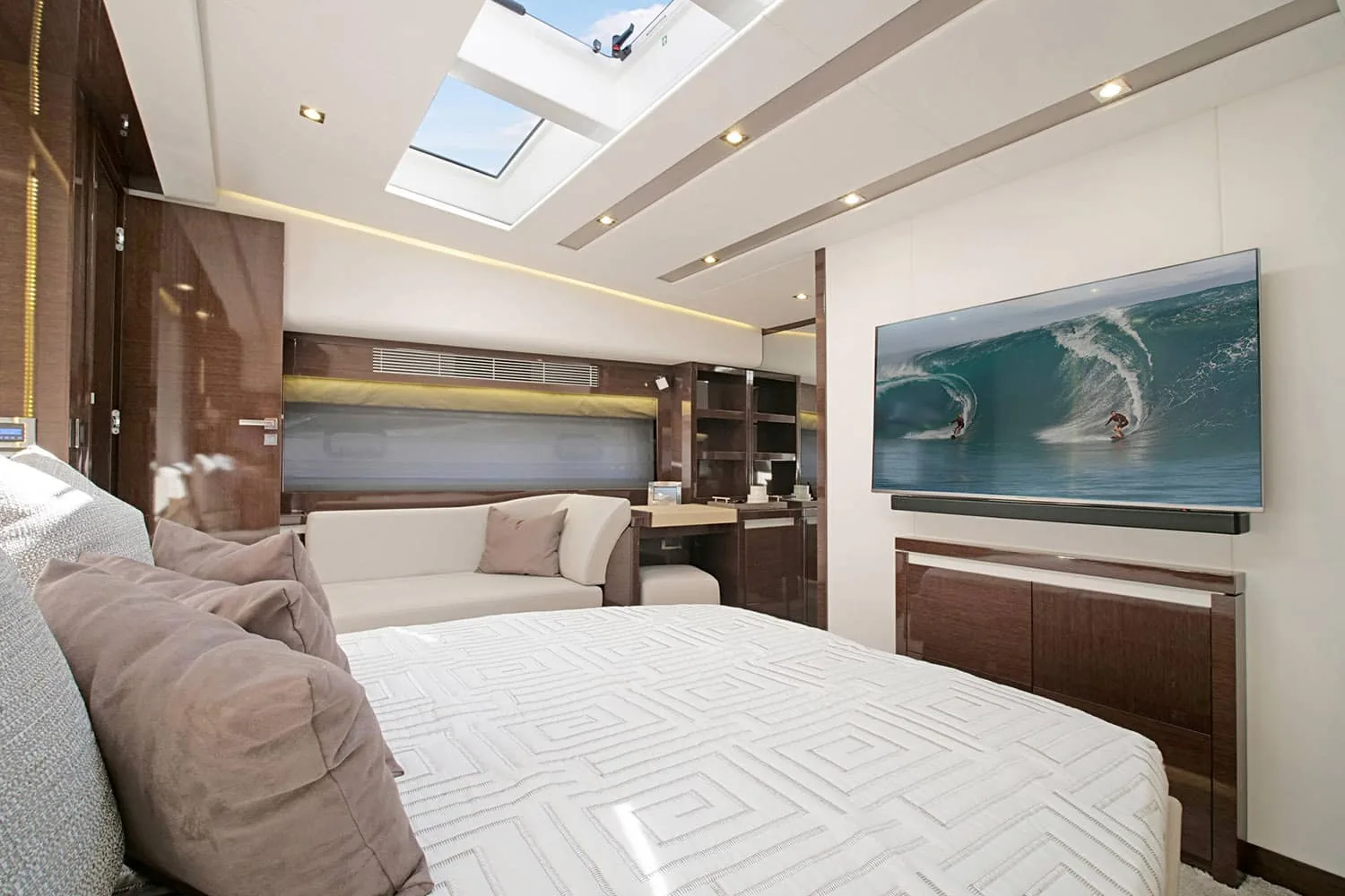 ROMY ONE - photo 21 location yacht Saint-Tropez