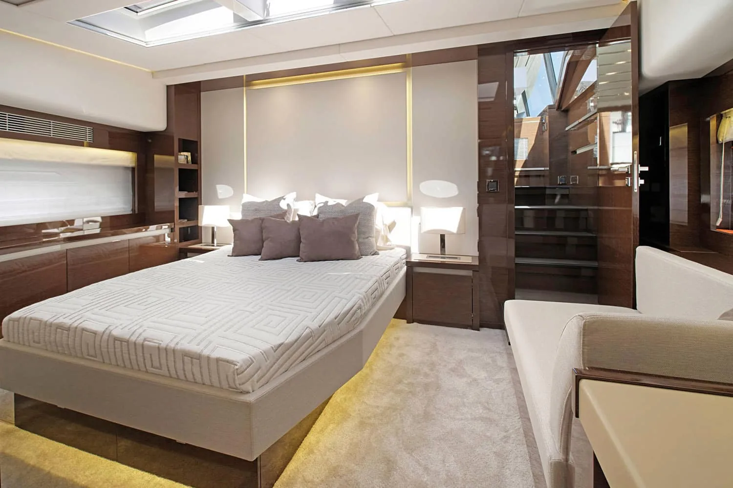 ROMY ONE - photo 28 location yacht Saint-Tropez