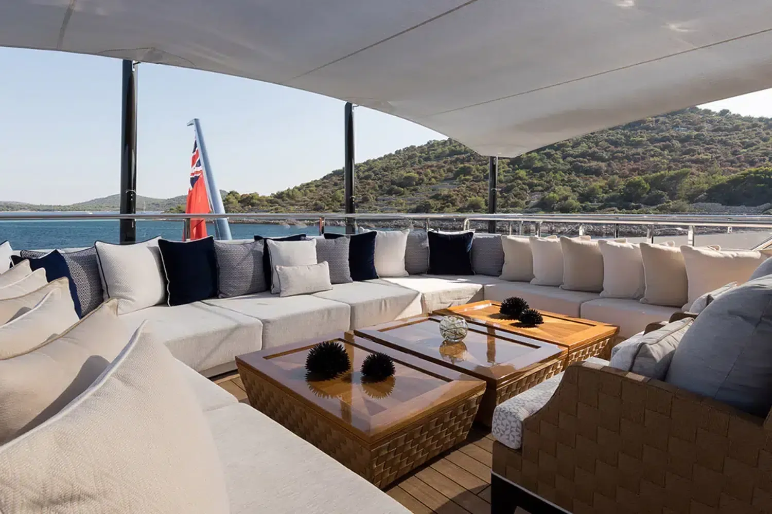SAMURAI - photo 14 location yacht Saint-Tropez