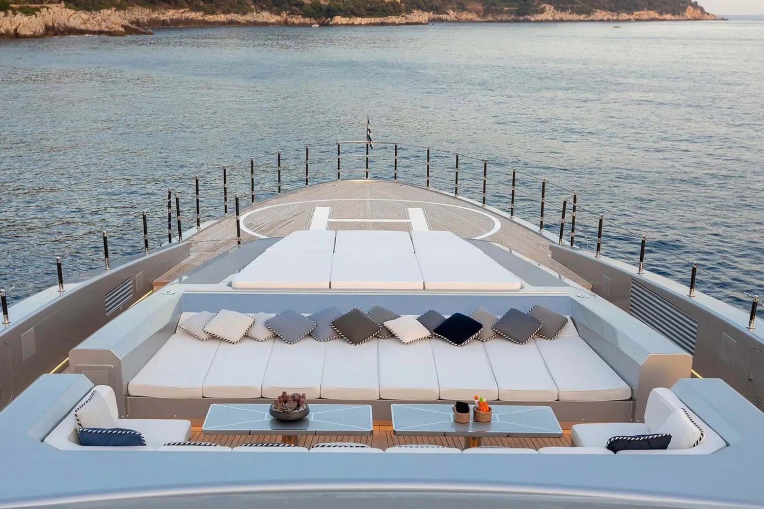 SARASTAR - photo 3 location yacht Saint-Tropez