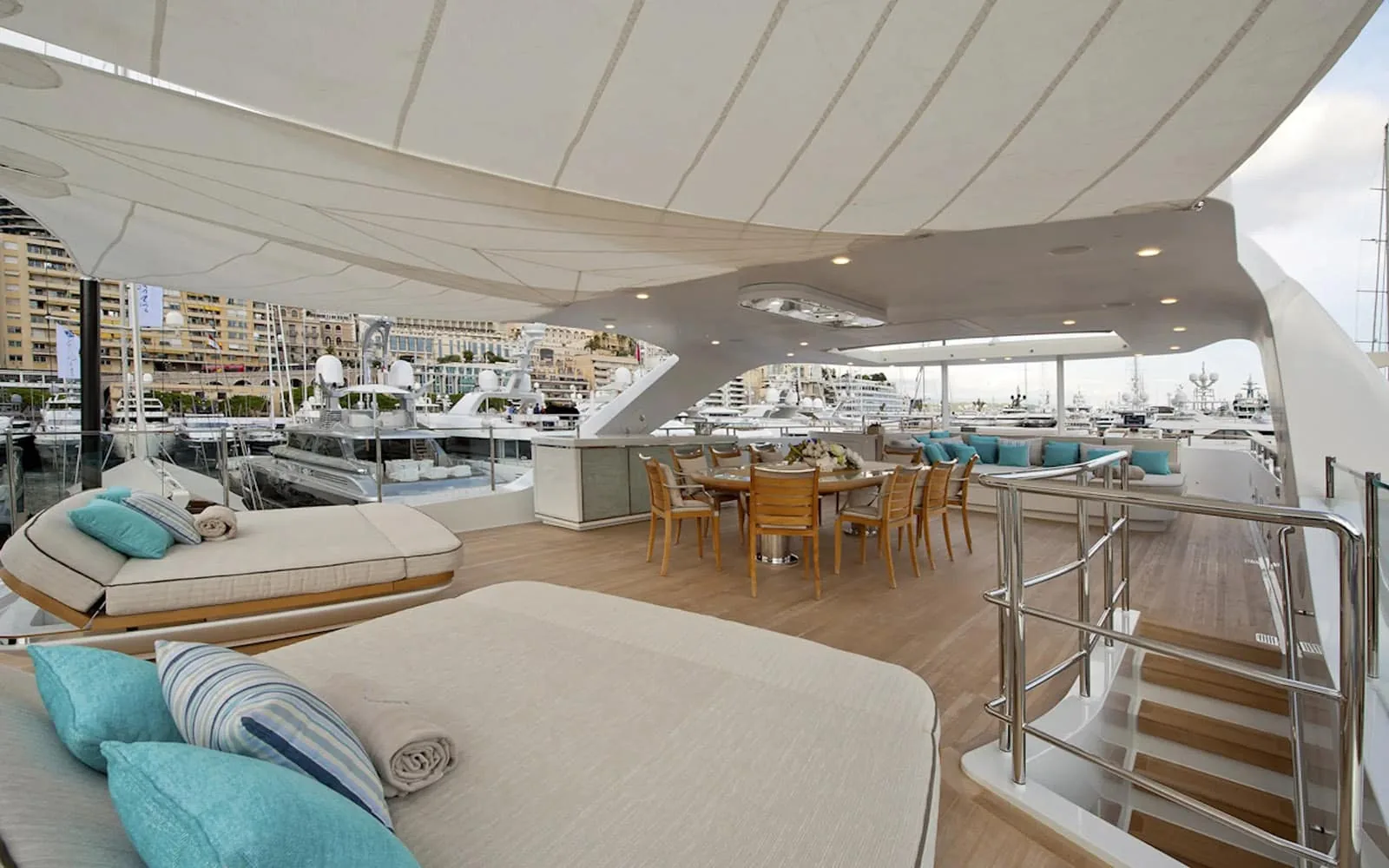 SCORPION - photo 7 location yacht Saint-Tropez