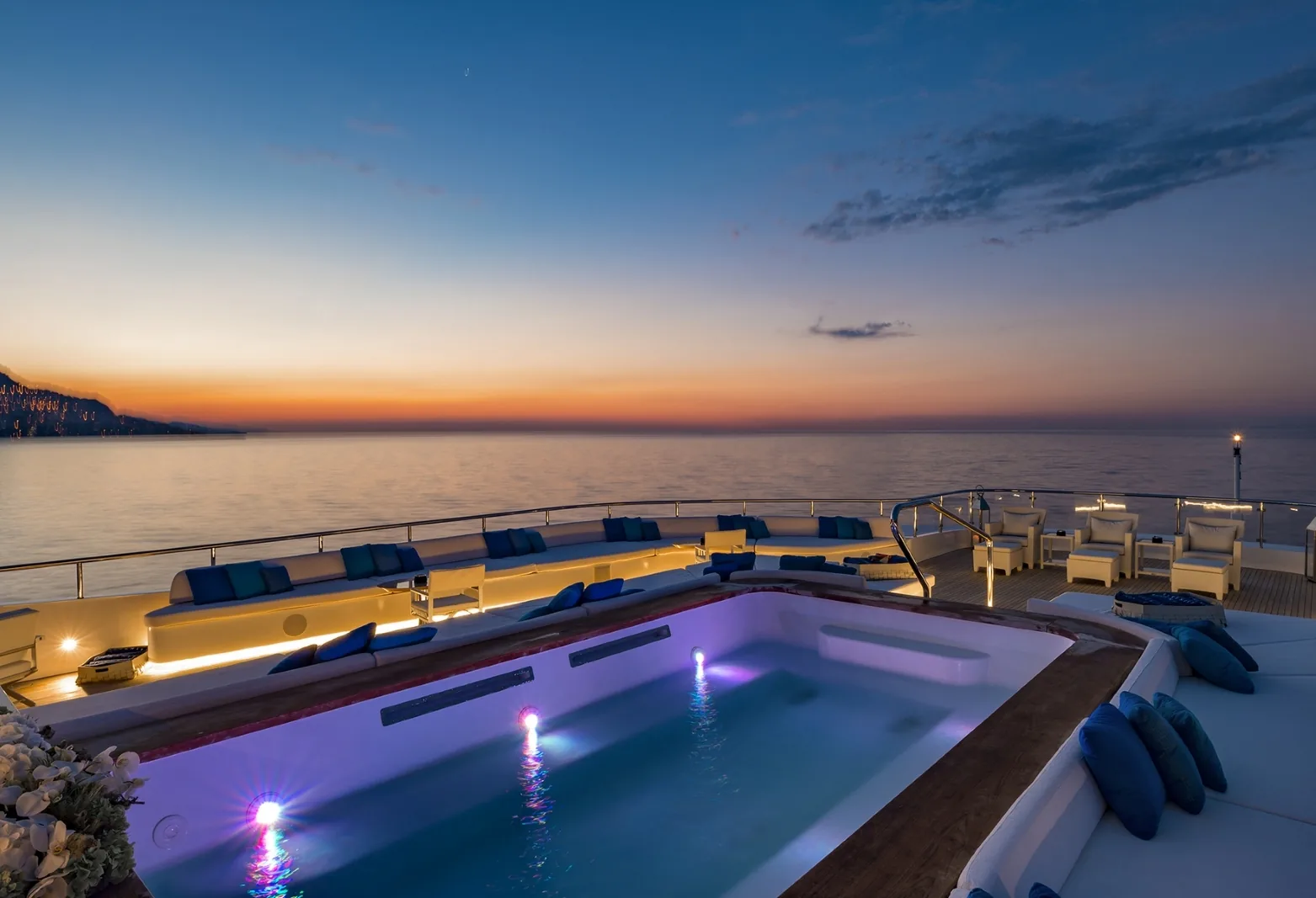SERENITY - photo 4 location yacht Saint-Tropez