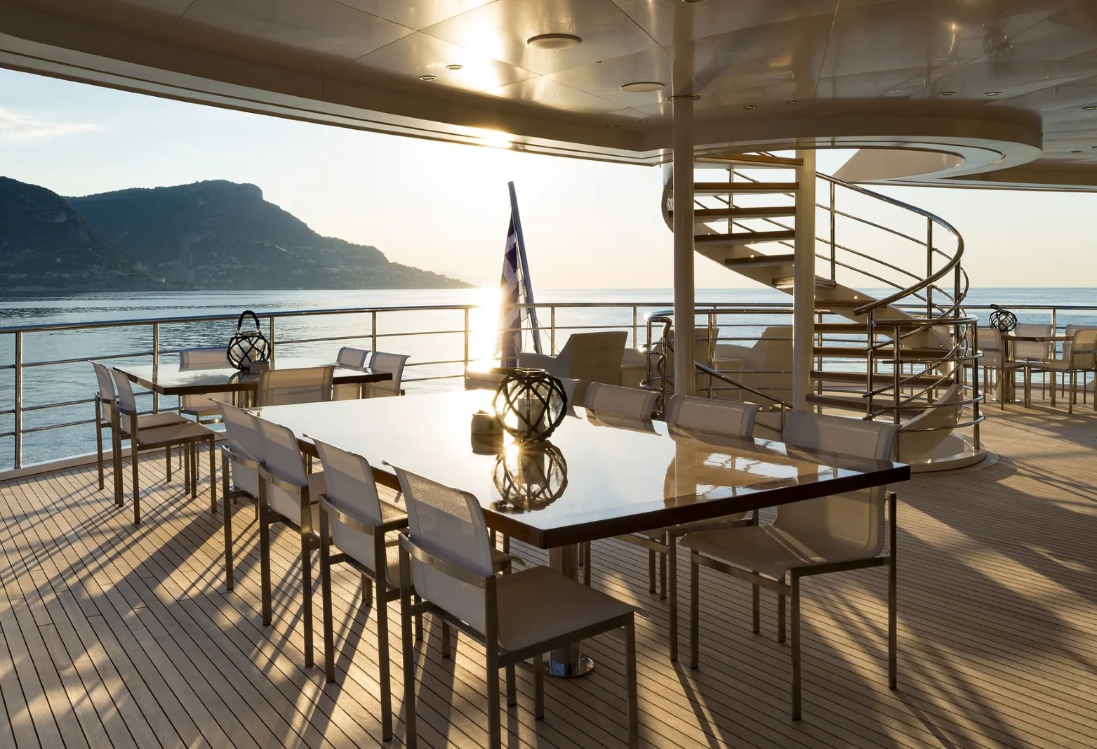SERENITY - photo 7 location yacht Saint-Tropez