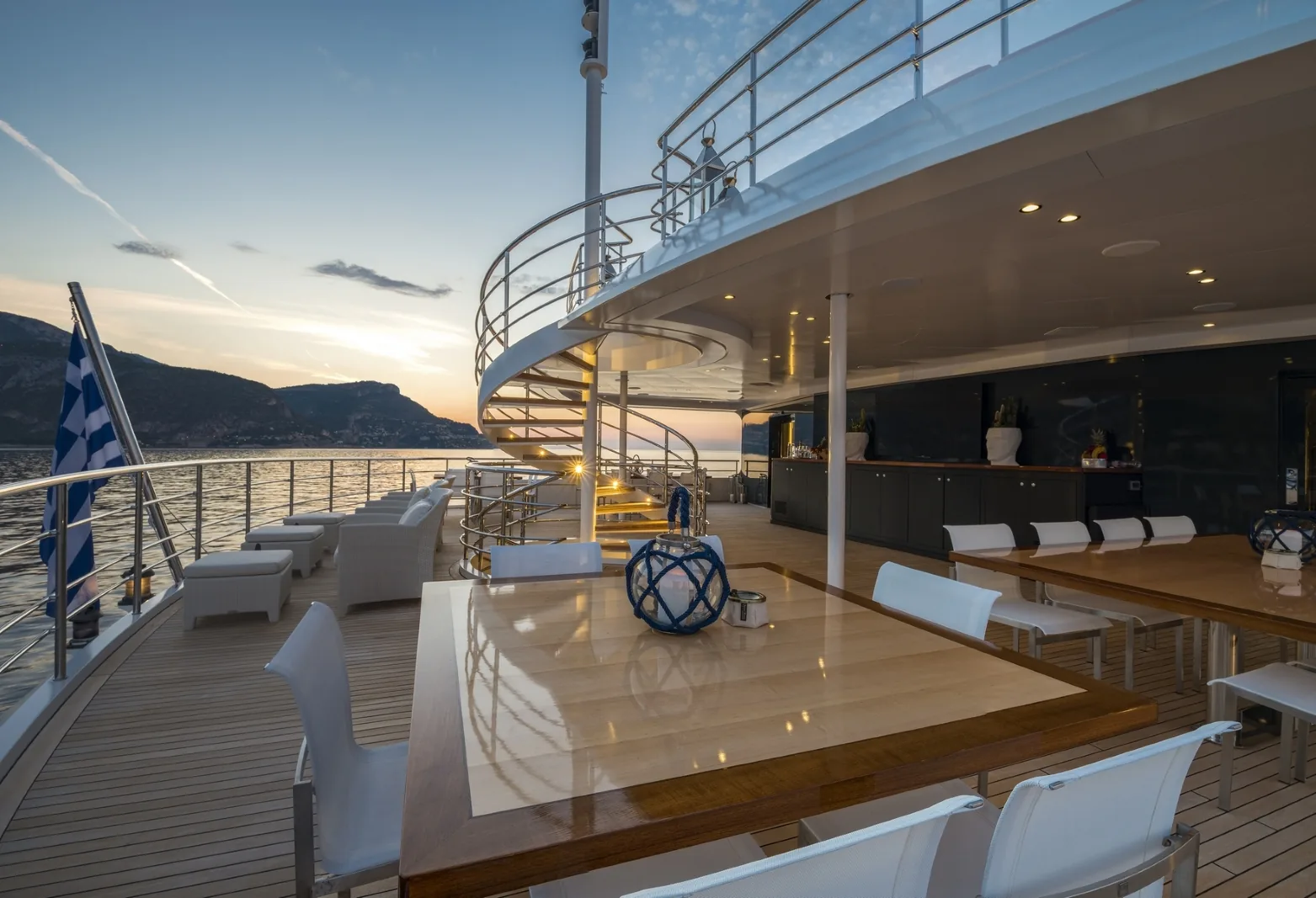 SERENITY - photo 8 location yacht Saint-Tropez