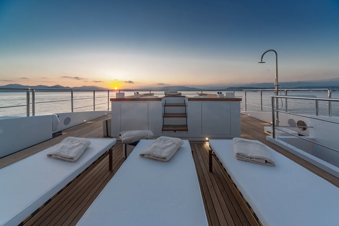 SILVER FOX - photo 14 location yacht Saint-Tropez
