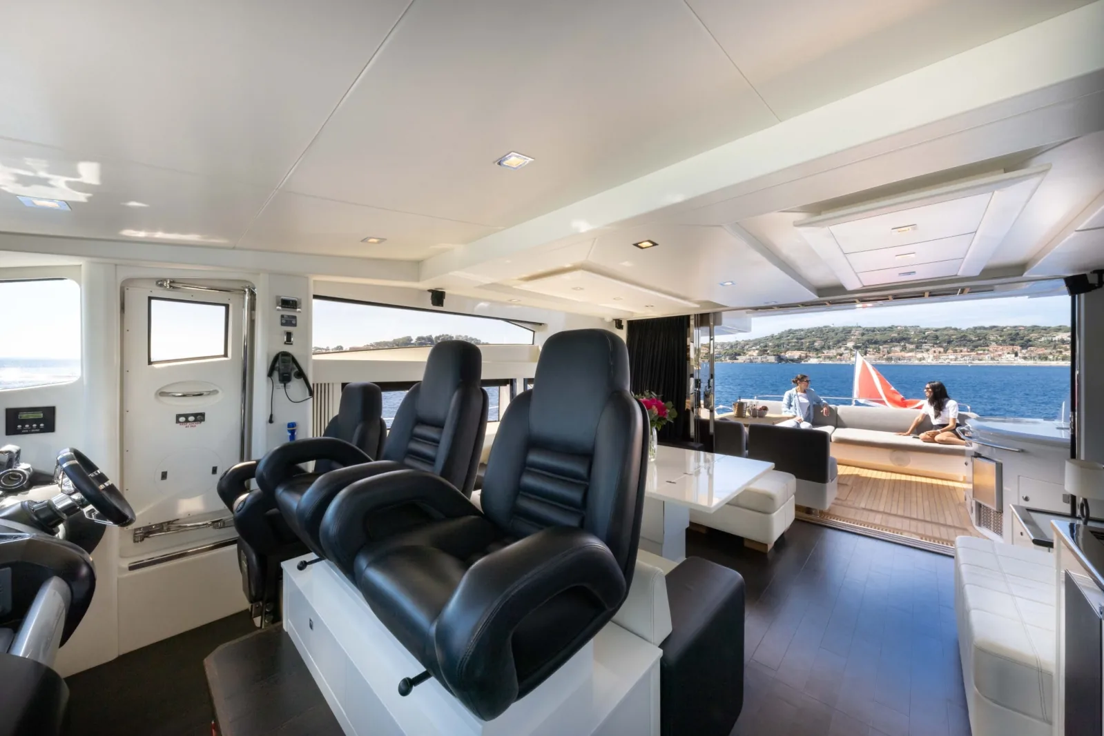 STAR OF SEVEN SEAS - photo 12 location yacht Saint-Tropez