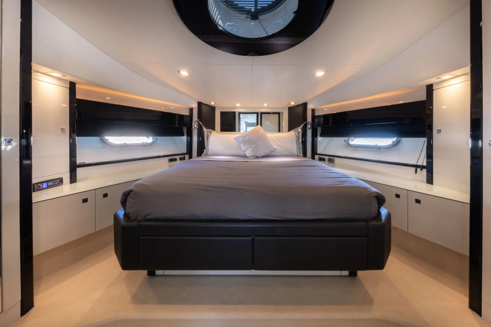 STAR OF SEVEN SEAS - photo 15 location yacht Saint-Tropez