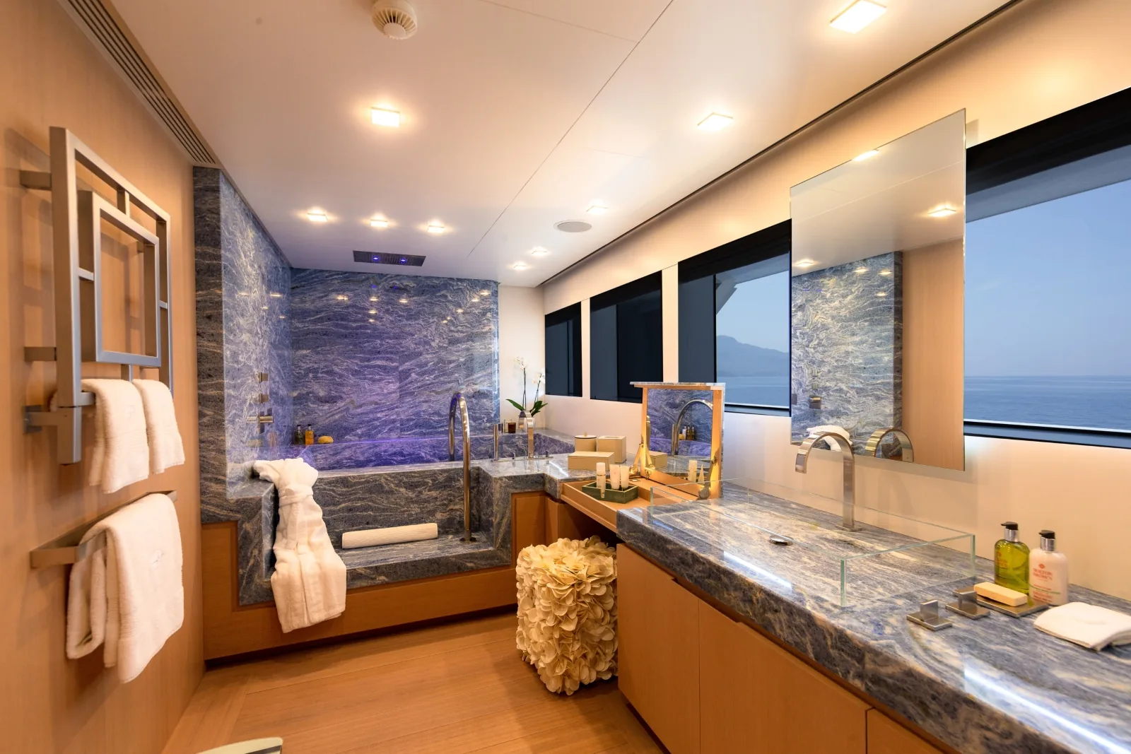 STELLA MARIS - photo 18 location yacht Saint-Tropez