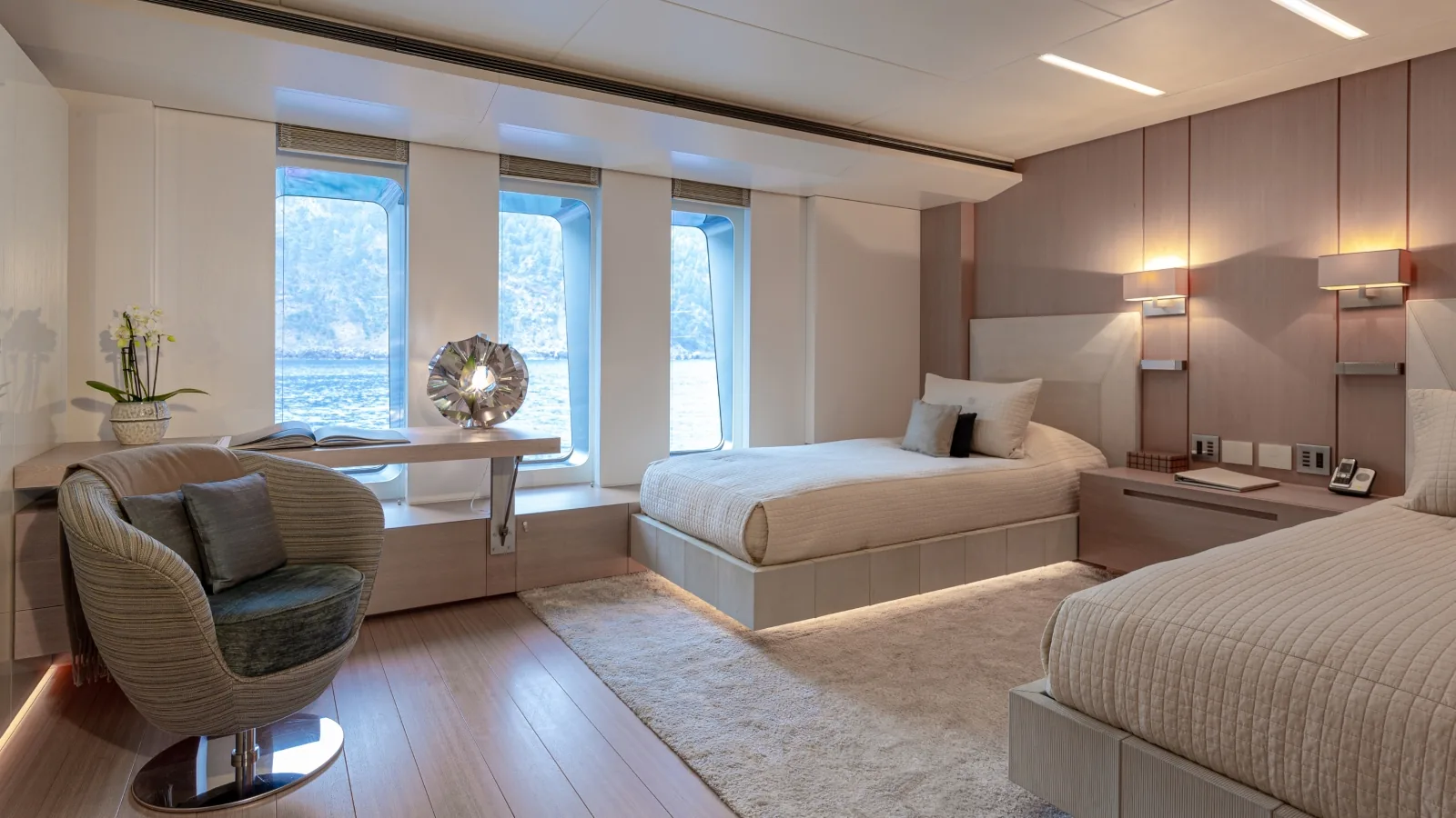 STELLA MARIS - photo 23 location yacht Saint-Tropez