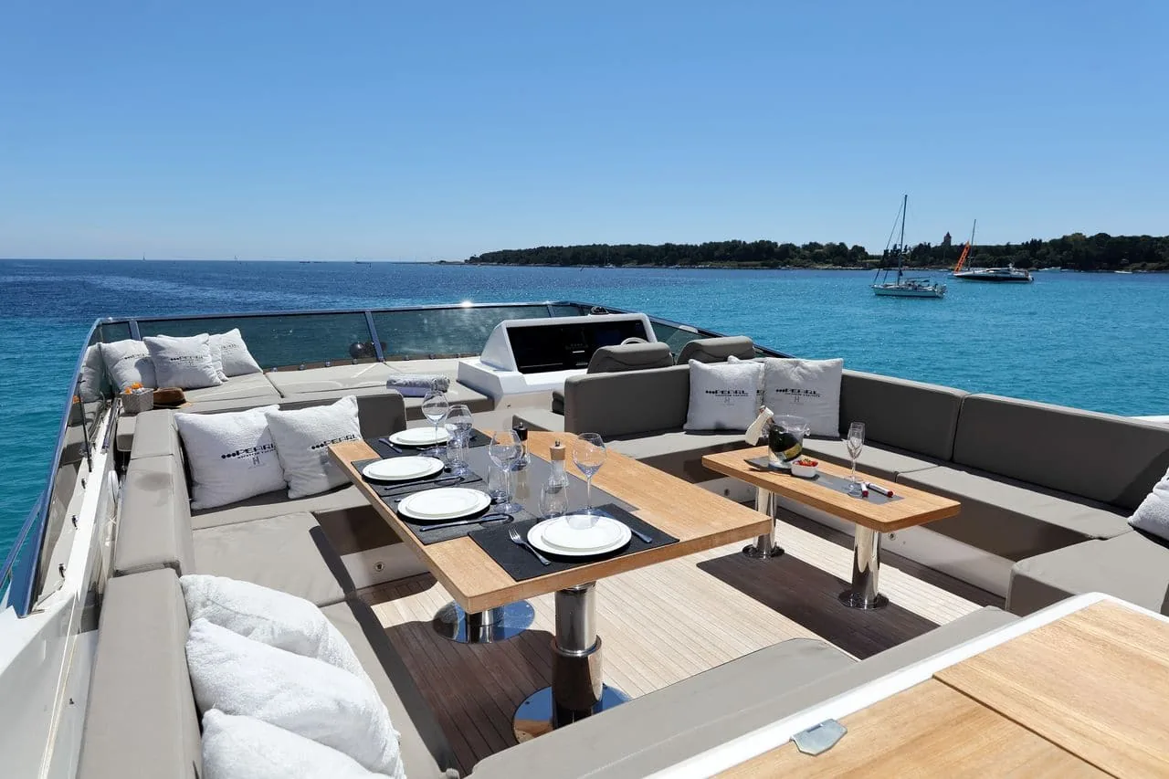 SUMMER BREEZE - photo 17 location yacht Saint-Tropez