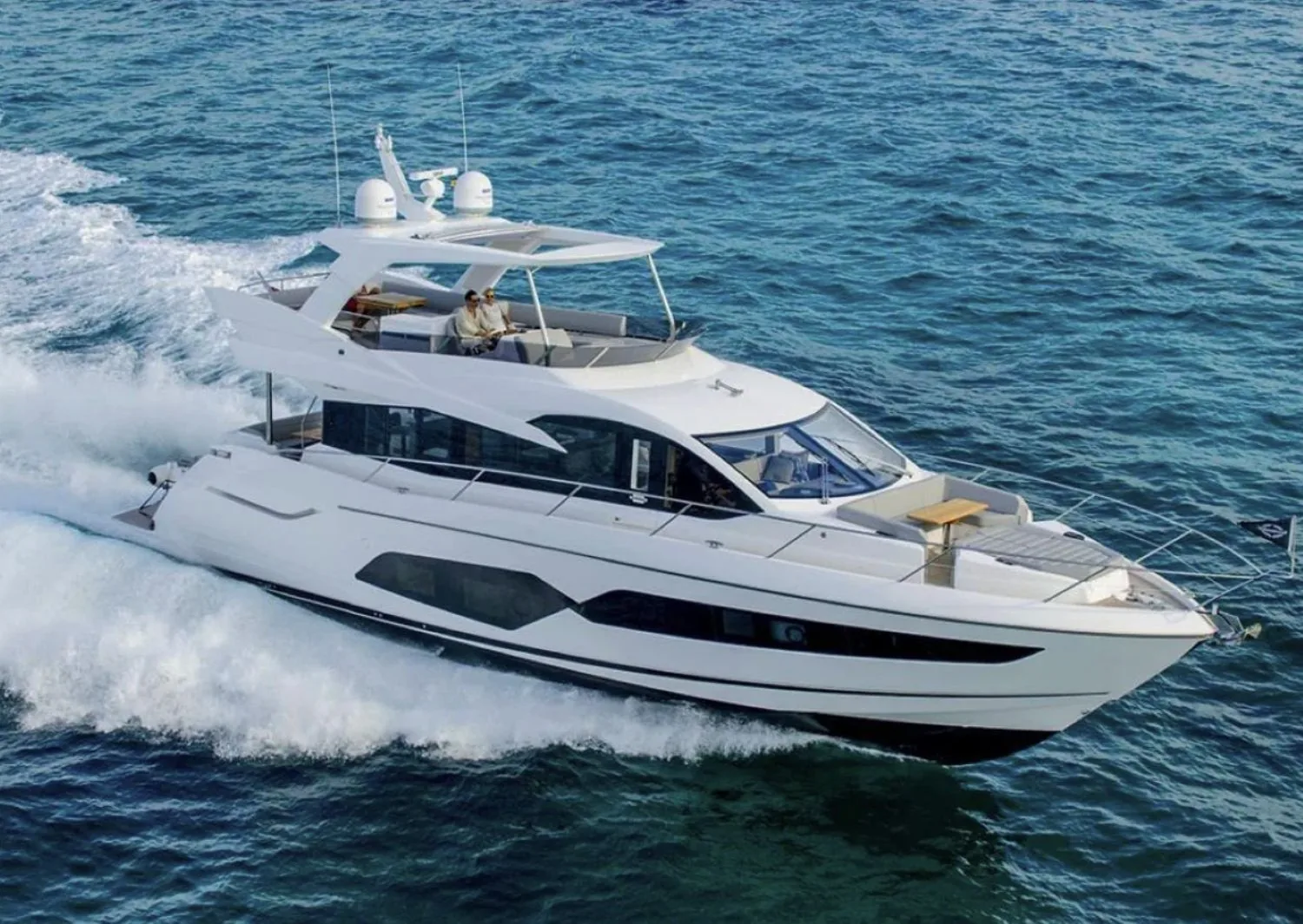 SUNSEEKER 70 - photo 2 location yacht Saint-Tropez