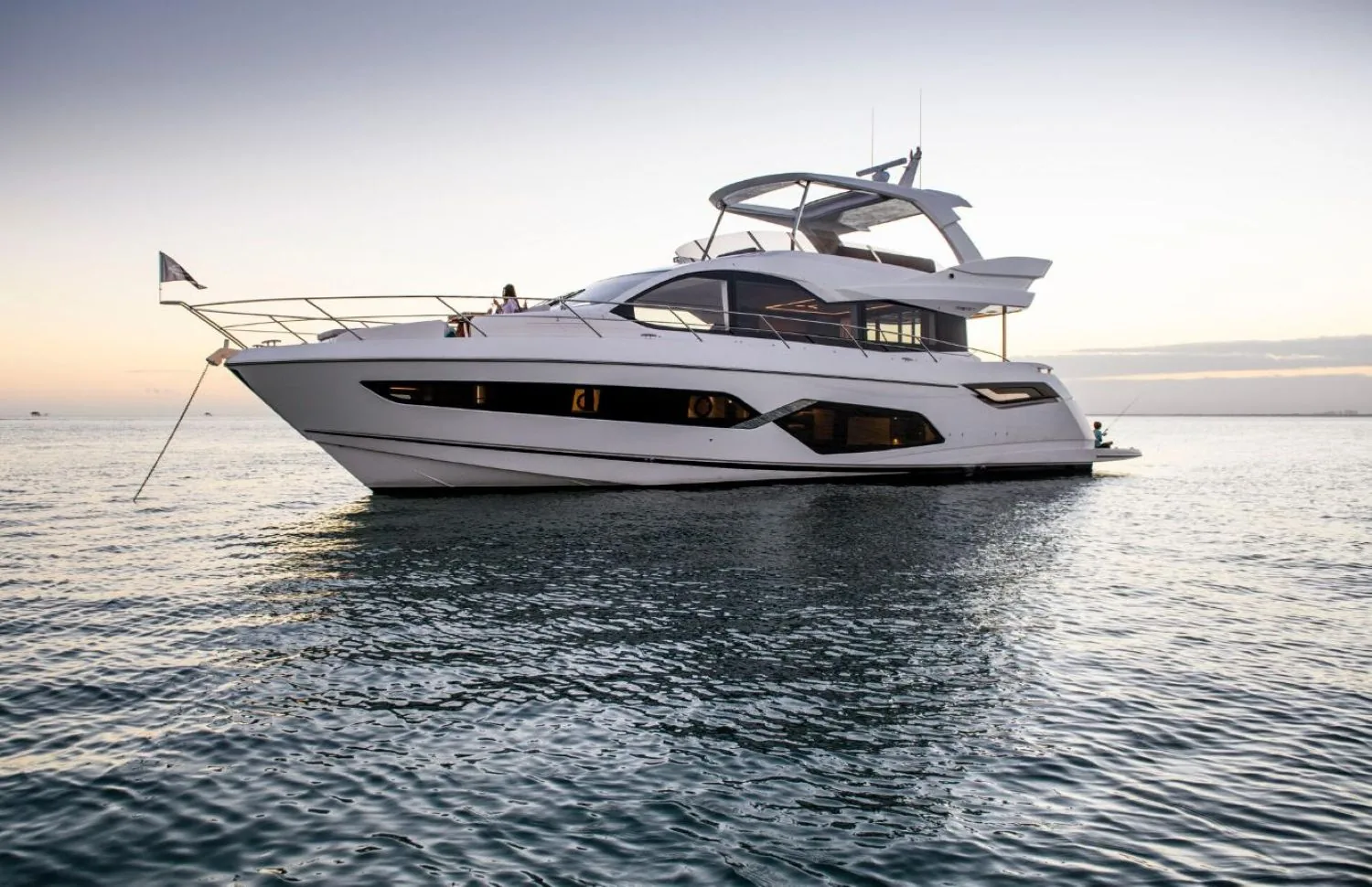SUNSEEKER 70 - photo 3 location yacht Saint-Tropez