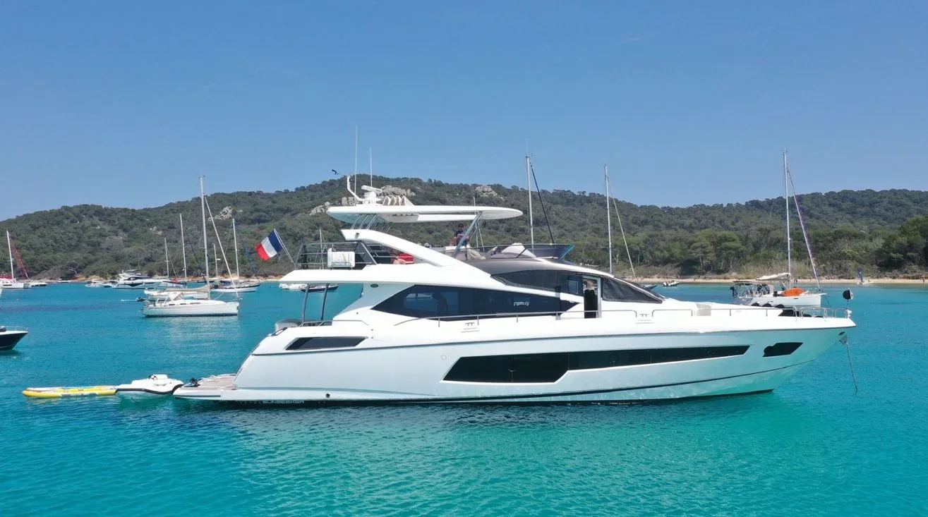 SUNSEEKER 75 - photo 3 location yacht Saint-Tropez
