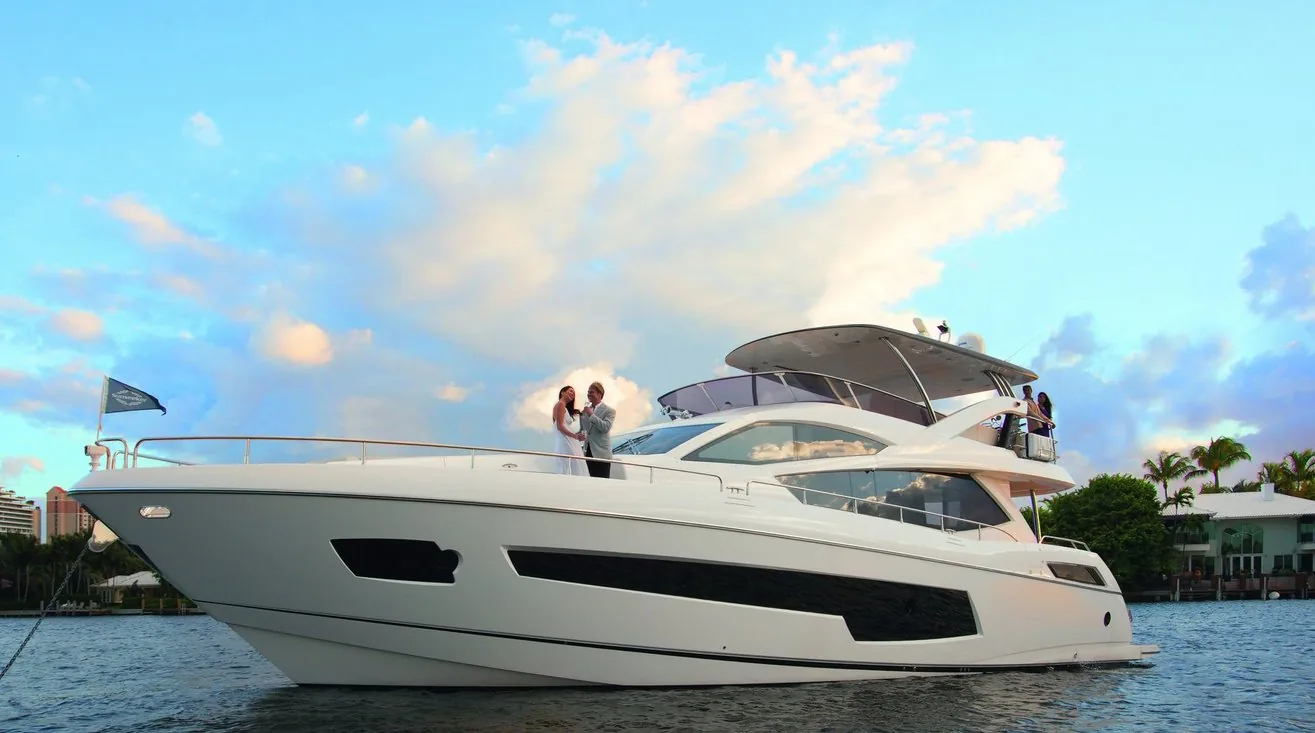 SUNSEEKER 75 - photo 4 location yacht Saint-Tropez