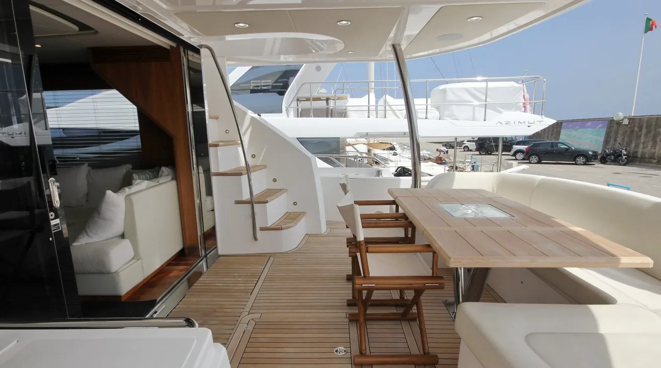 SUNSEEKER 75 - photo 5 location yacht Saint-Tropez