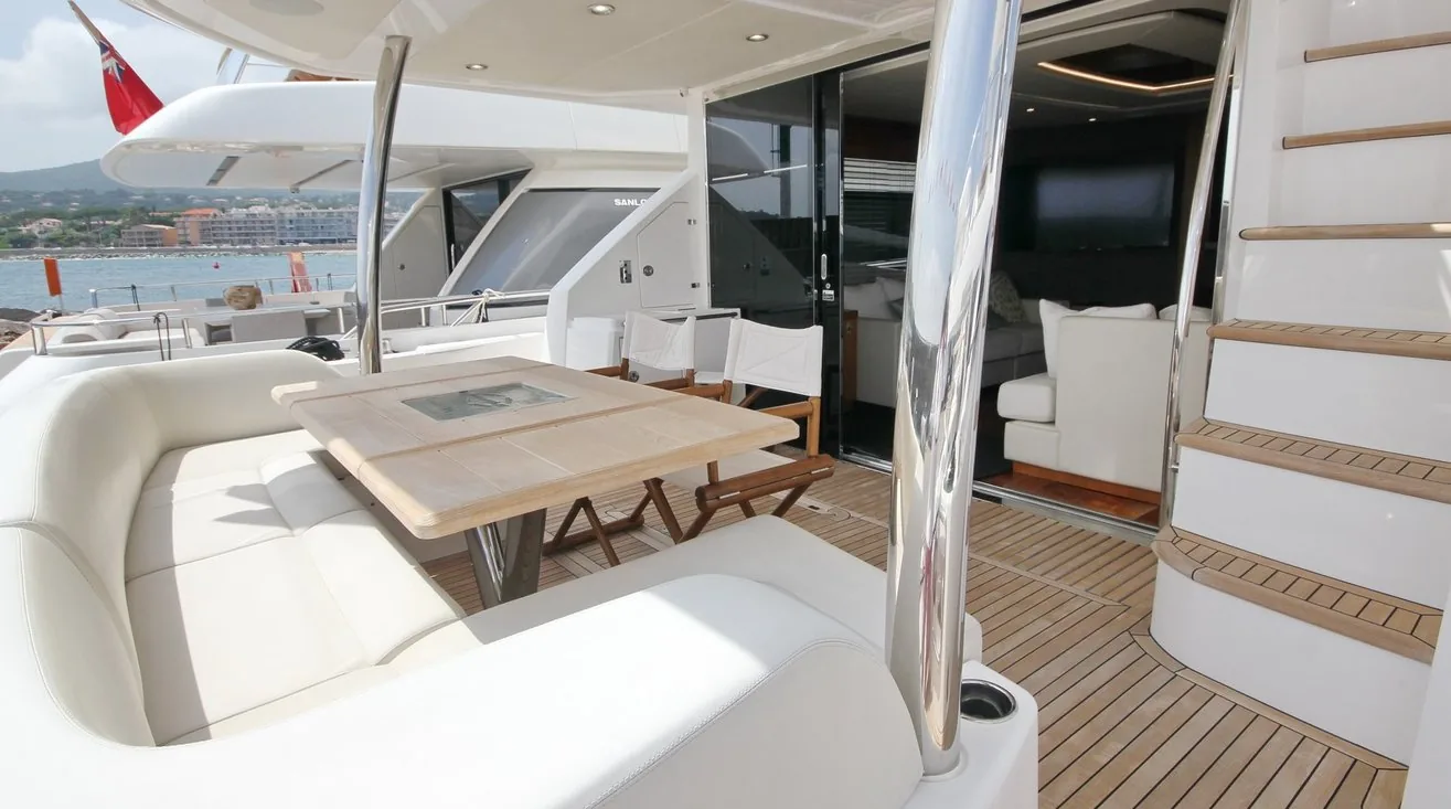 SUNSEEKER 75 - photo 6 location yacht Saint-Tropez