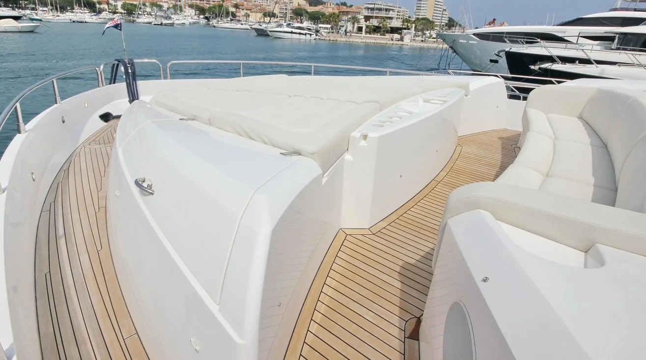 SUNSEEKER 75 - photo 8 location yacht Saint-Tropez