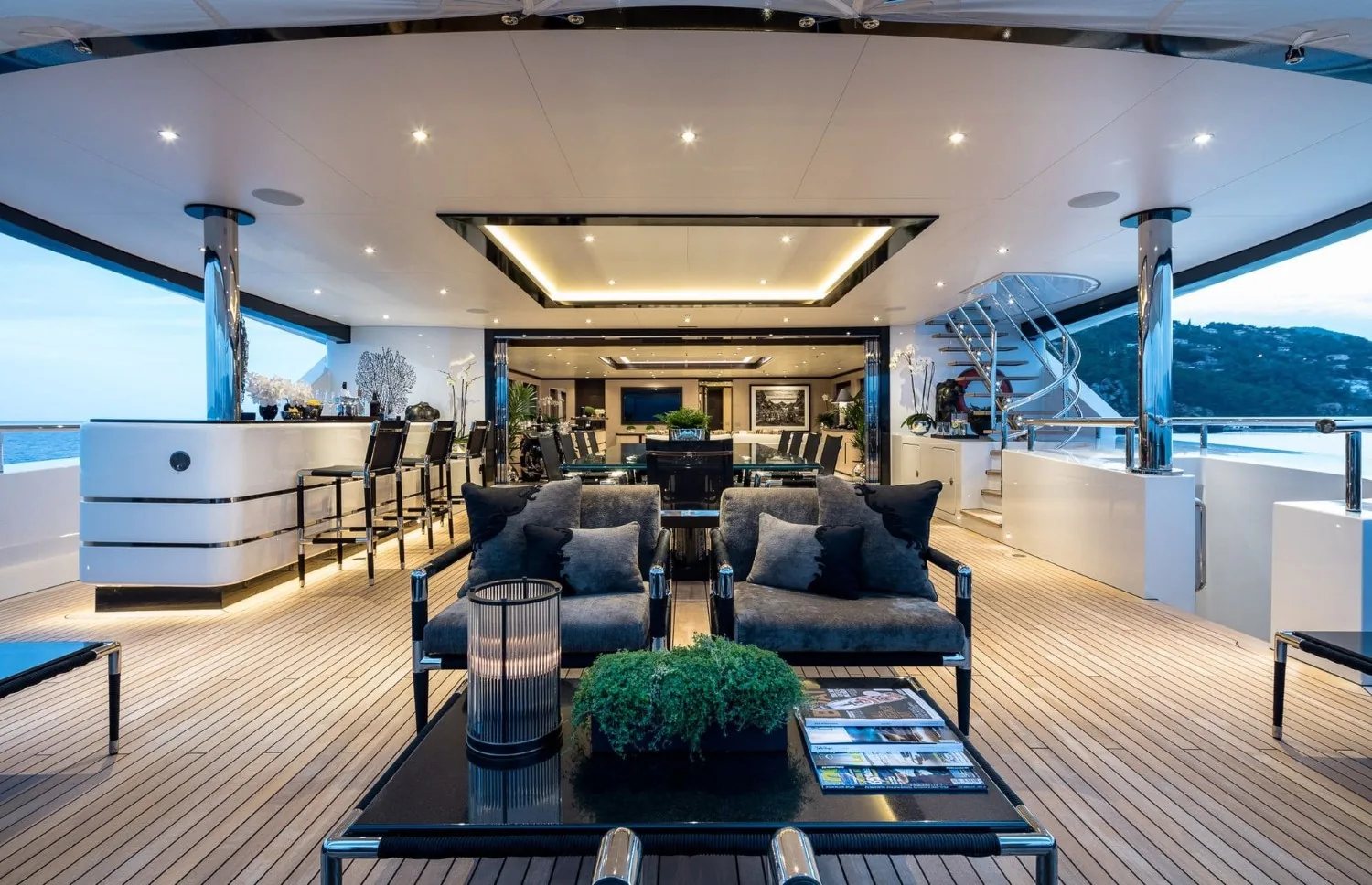 TRIUMPH - photo 25 location yacht Saint-Tropez