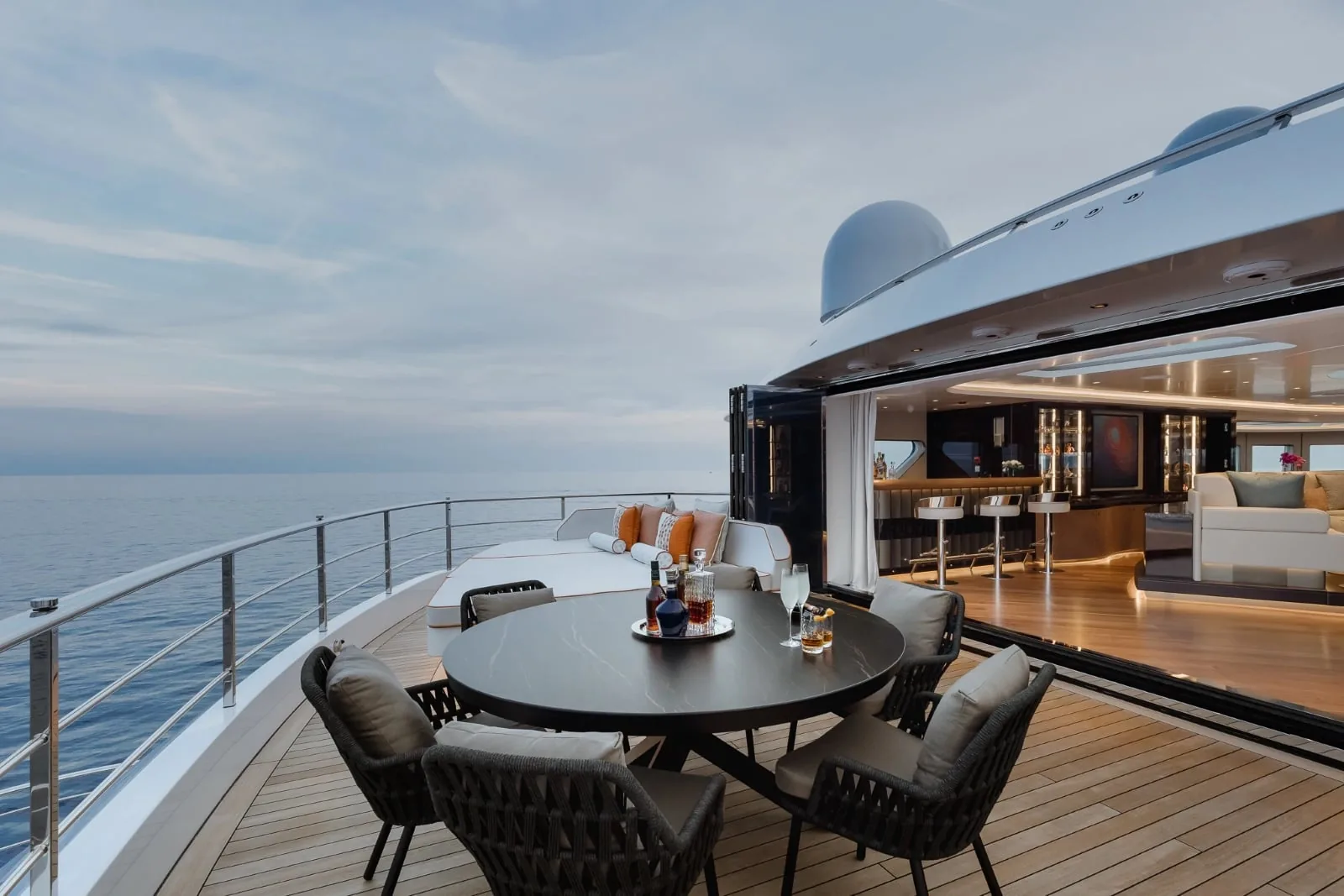 VICTORIOUS - photo 7 location yacht Saint-Tropez