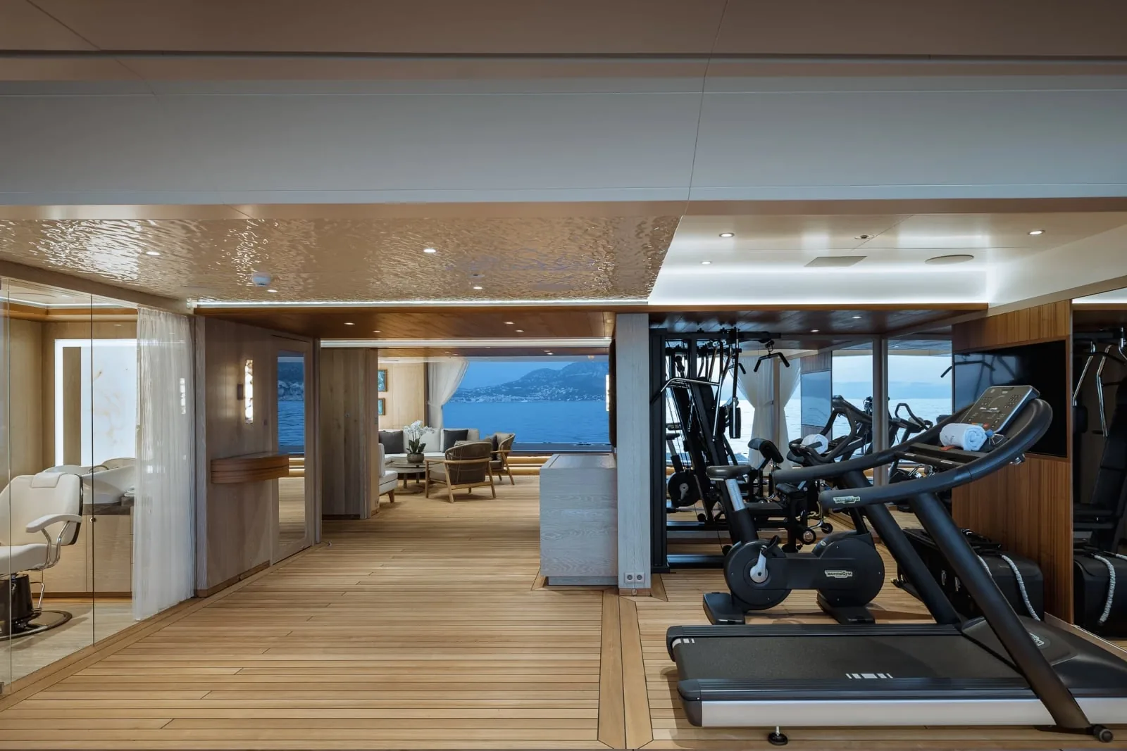 VICTORIOUS - photo 24 location yacht Saint-Tropez