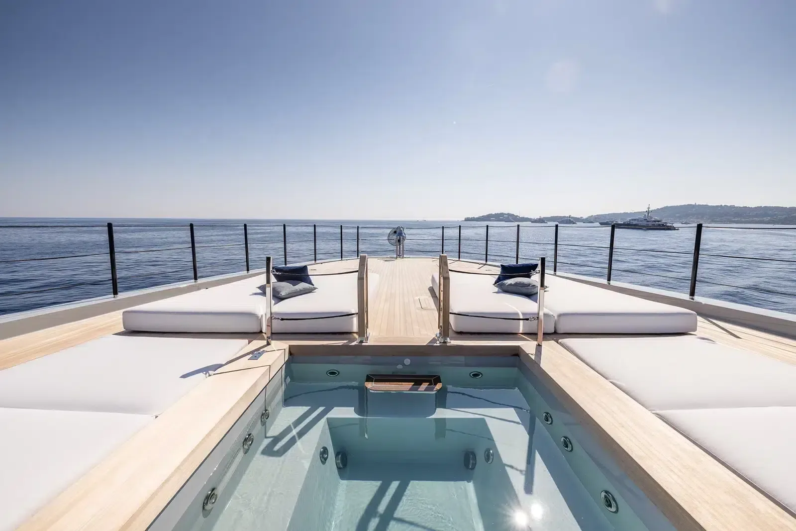 VIRTUOSITY - photo 8 location yacht Saint-Tropez