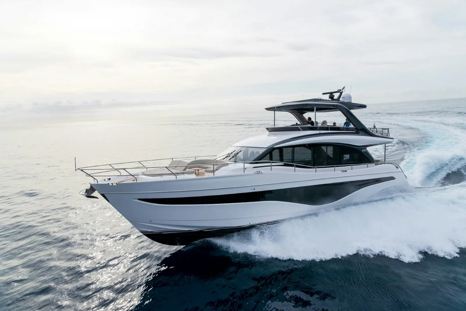 WILJIM V - photo 2 location yacht Saint-Tropez