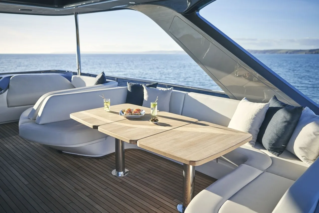 WILJIM V - photo 7 location yacht Saint-Tropez