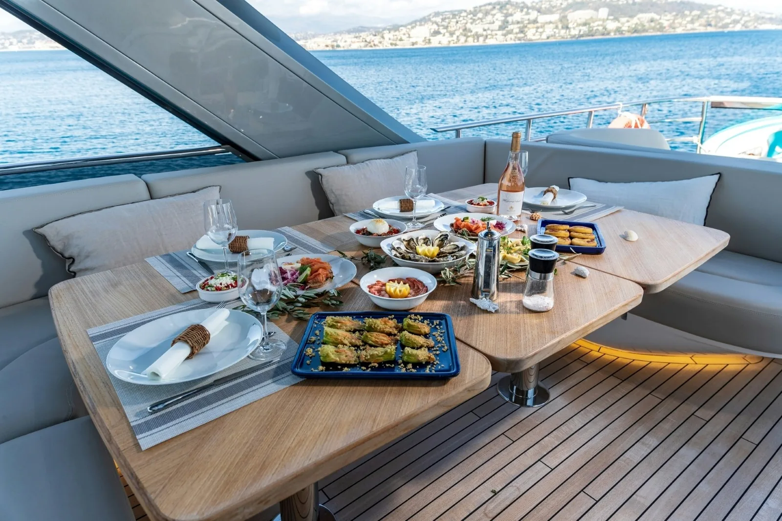 WILJIM V - photo 8 location yacht Saint-Tropez