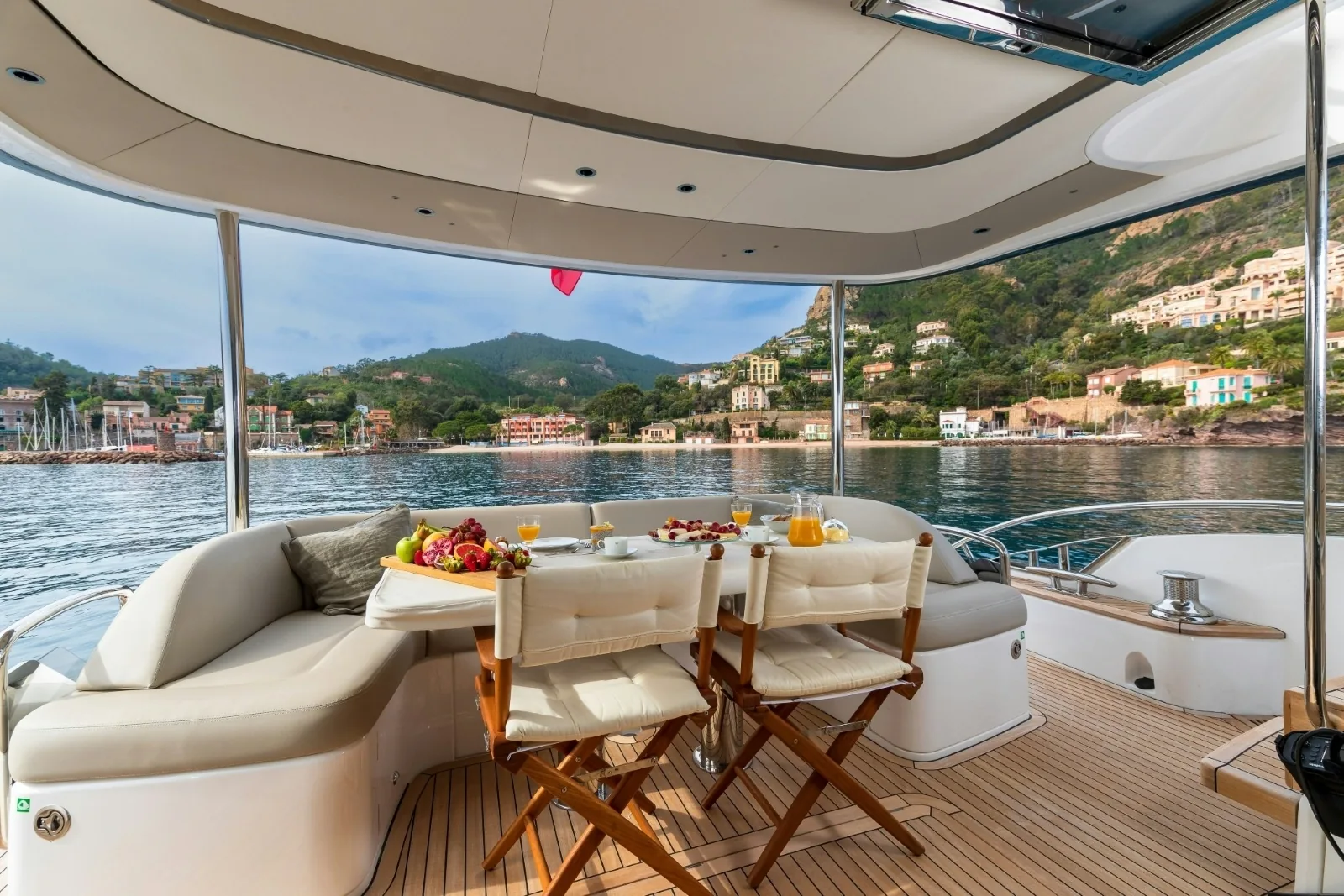 WILJIM V - photo 12 location yacht Saint-Tropez