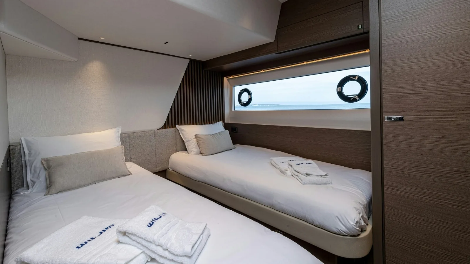 WILJIM V - photo 17 location yacht Saint-Tropez